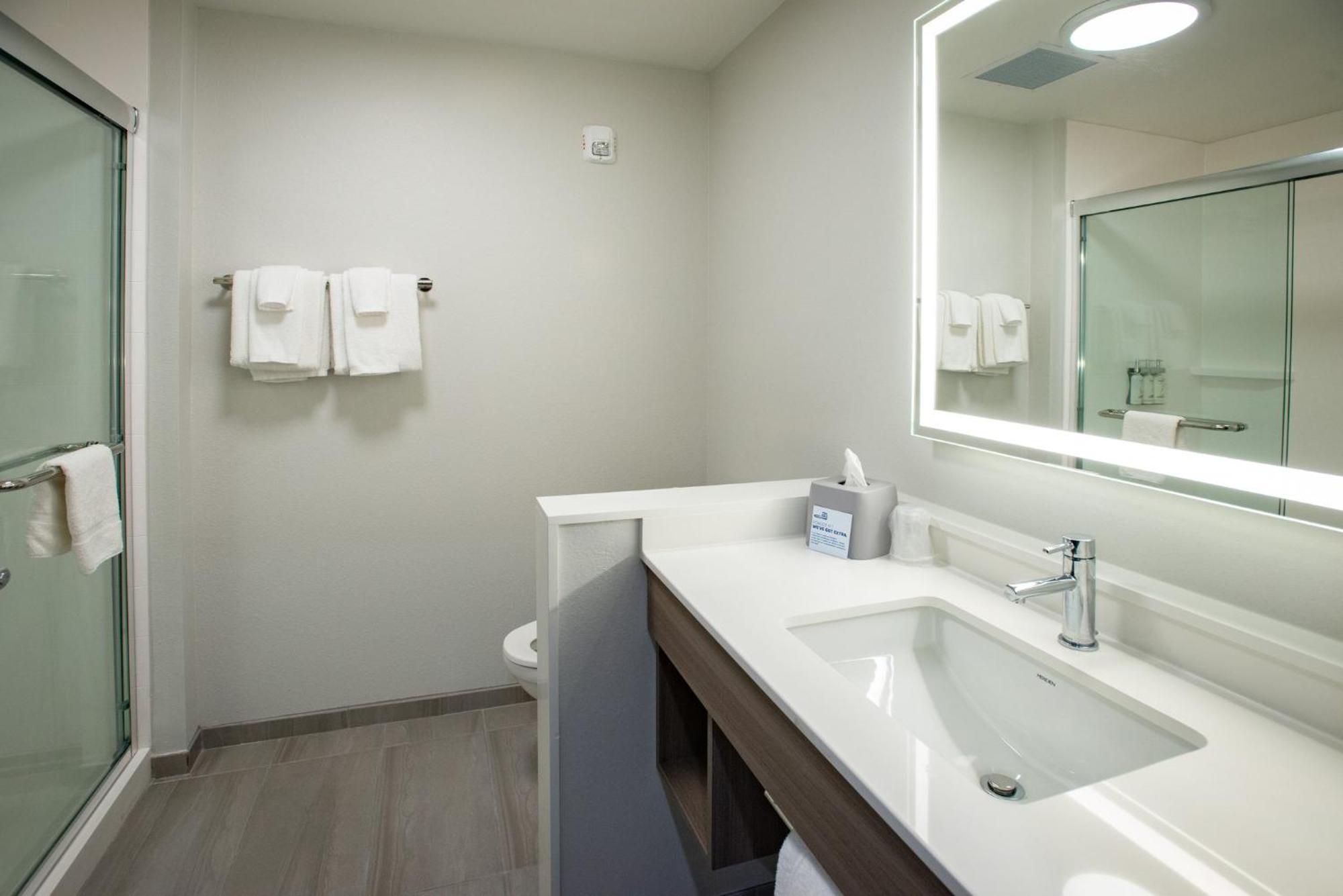 Holiday Inn Express & Suites Pensacola Airport North - I-10 By Ihg Ferry Pass Luaran gambar