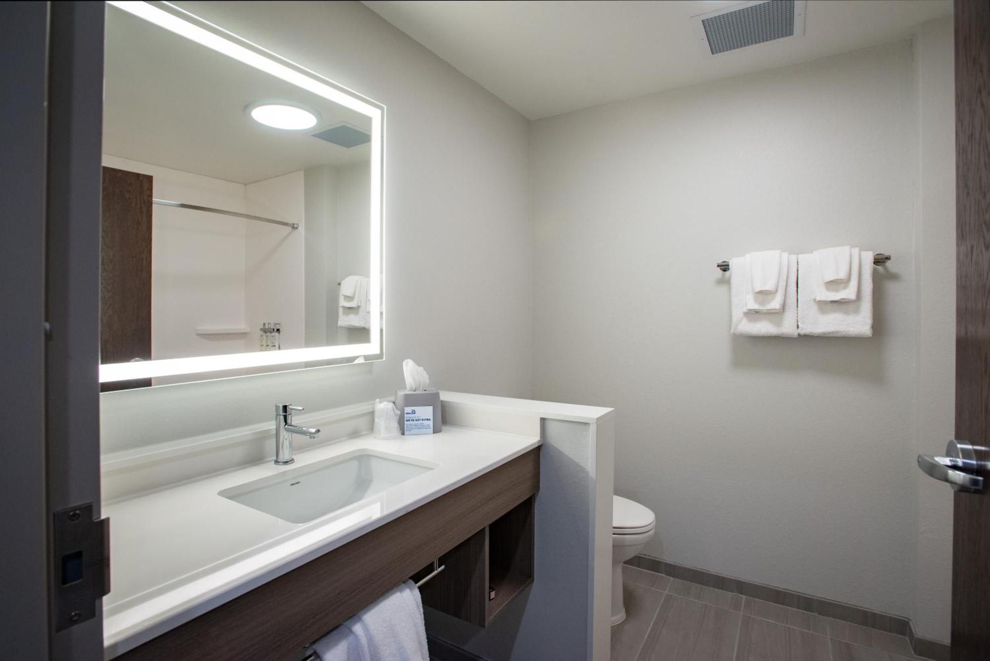 Holiday Inn Express & Suites Pensacola Airport North - I-10 By Ihg Ferry Pass Luaran gambar