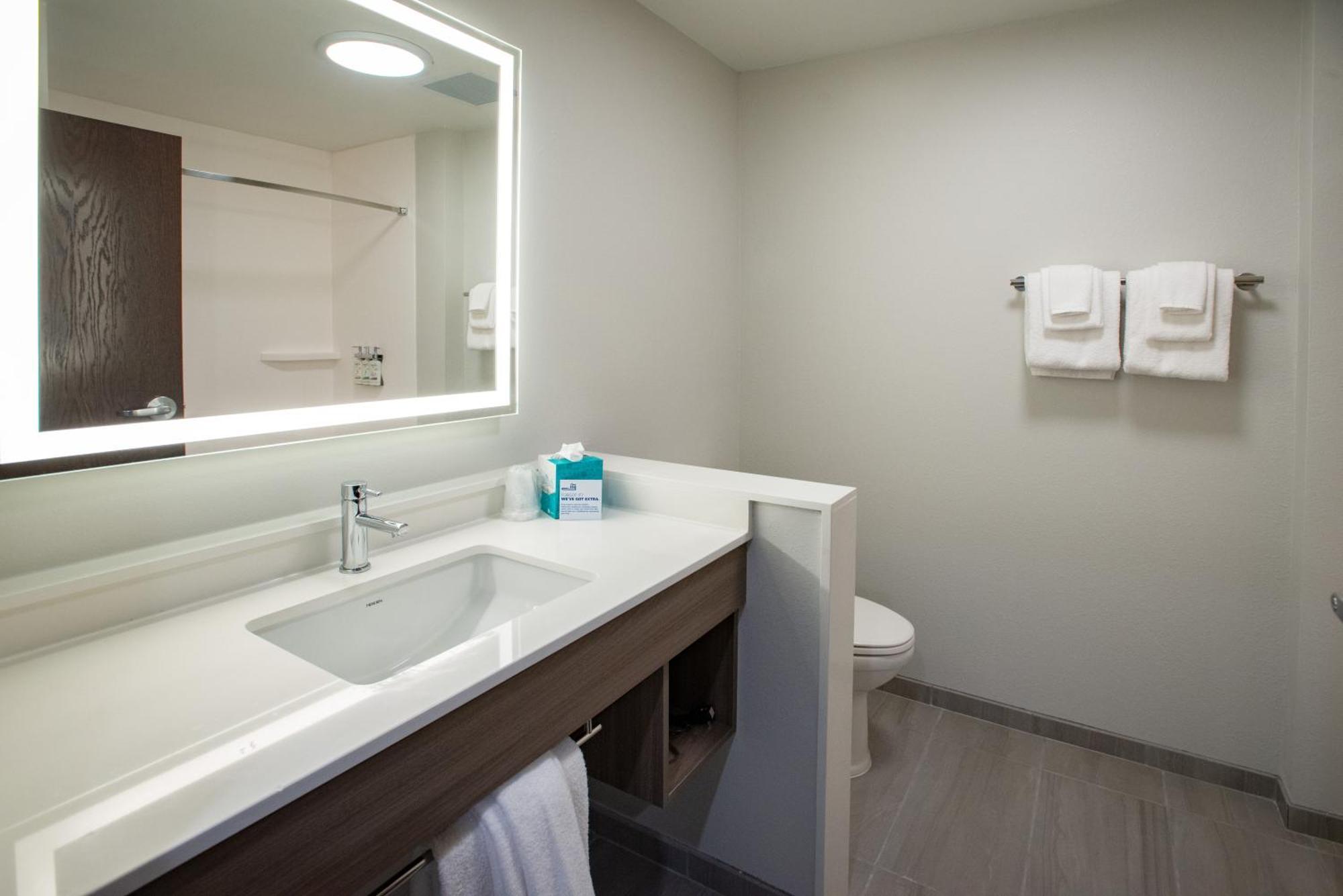 Holiday Inn Express & Suites Pensacola Airport North - I-10 By Ihg Ferry Pass Luaran gambar