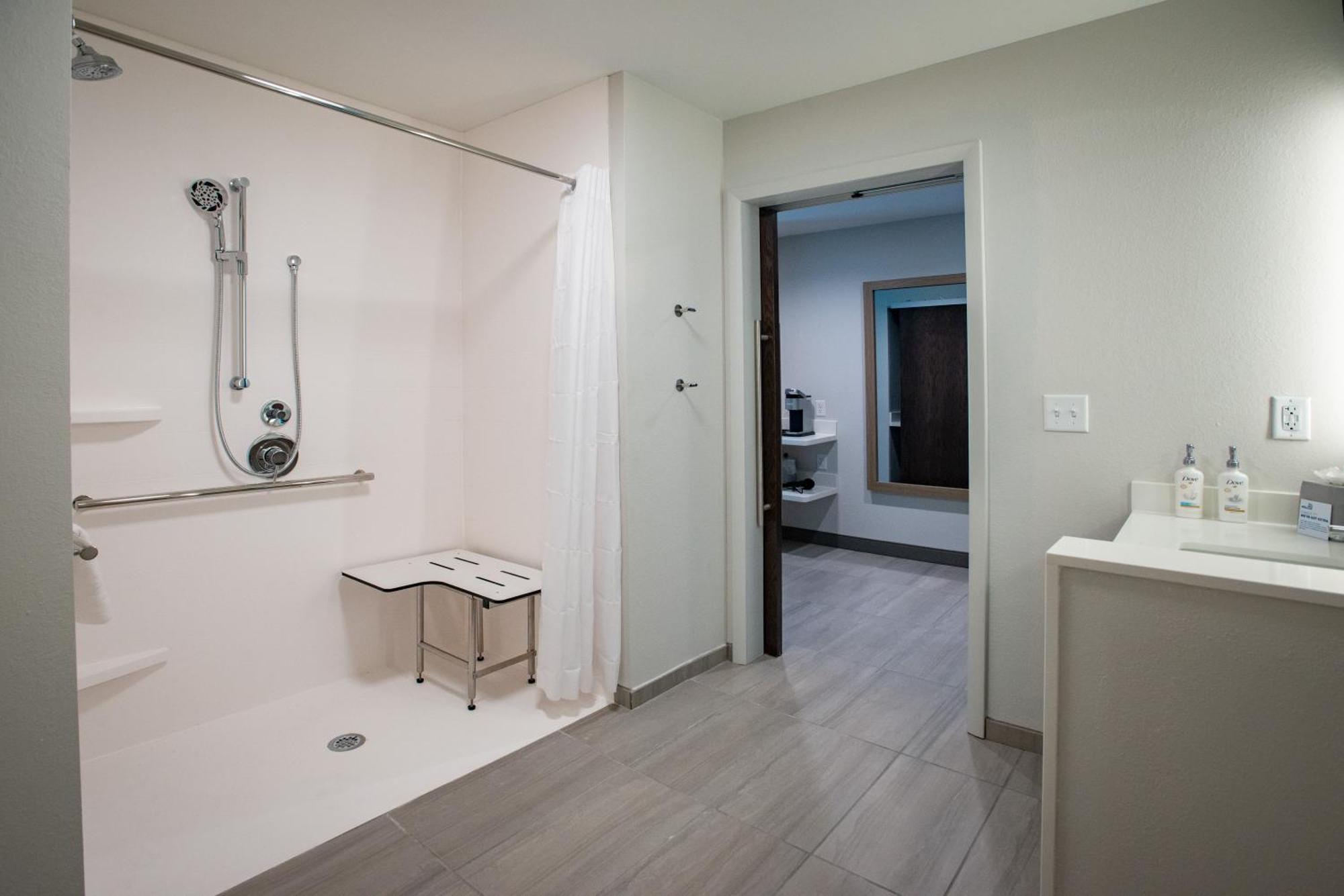 Holiday Inn Express & Suites Pensacola Airport North - I-10 By Ihg Ferry Pass Luaran gambar