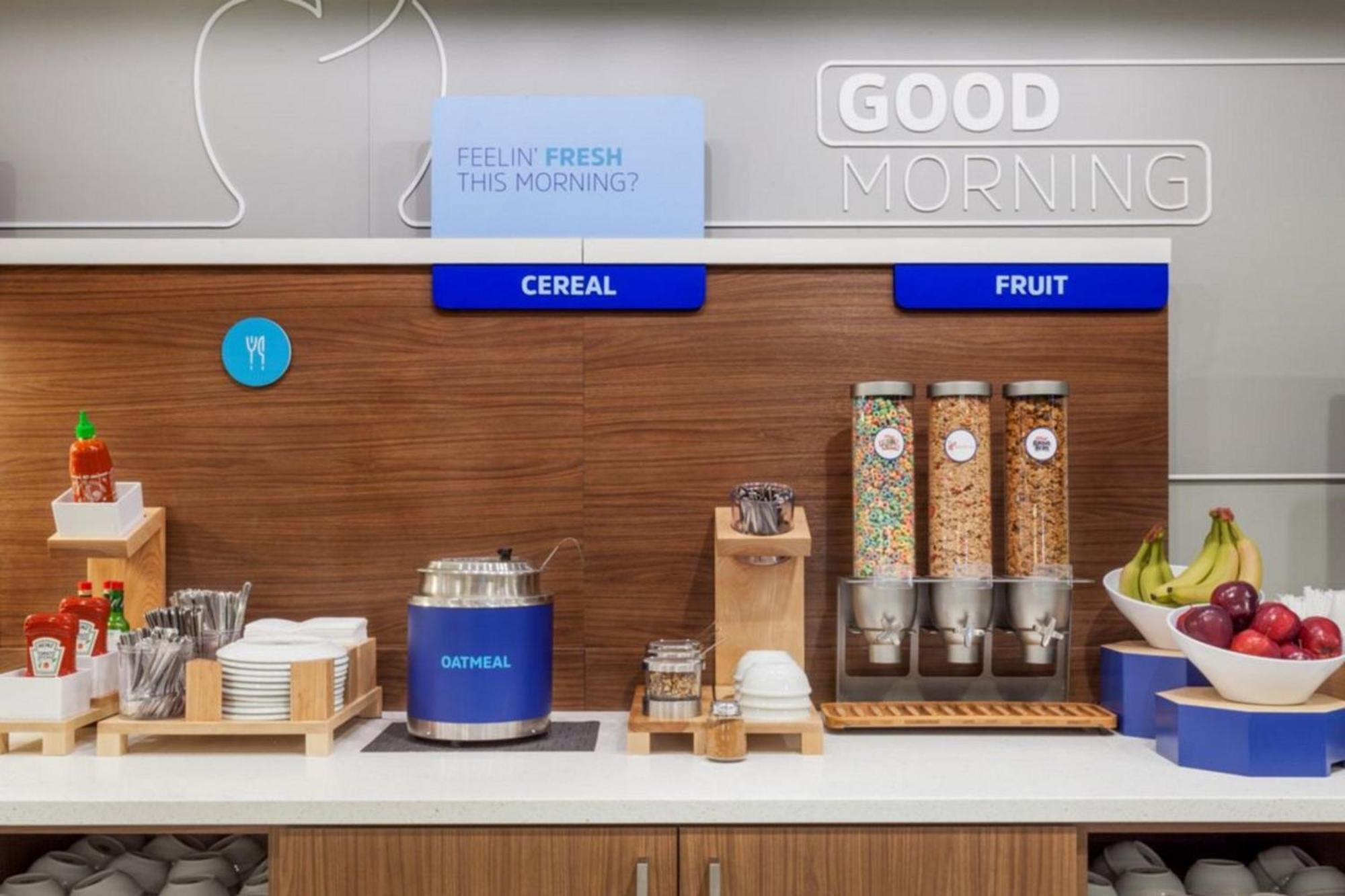 Holiday Inn Express & Suites Pensacola Airport North - I-10 By Ihg Ferry Pass Luaran gambar